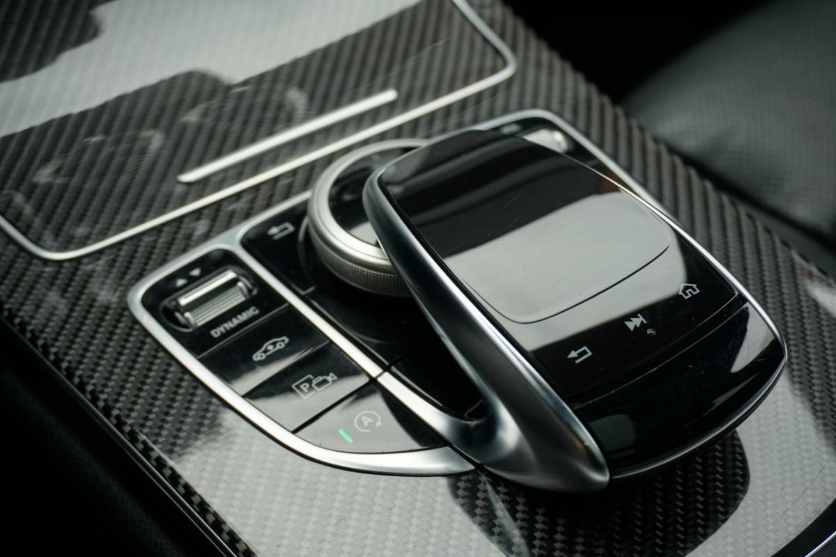 Mercedes-Benz C-Klasse Mercedes-Benz C-klasse Estate 300 d 4MATIC Premium Plus Pack AMG + 360° CAMERA / STOELVENTILATIE / PANO / BURMESTER / HUD