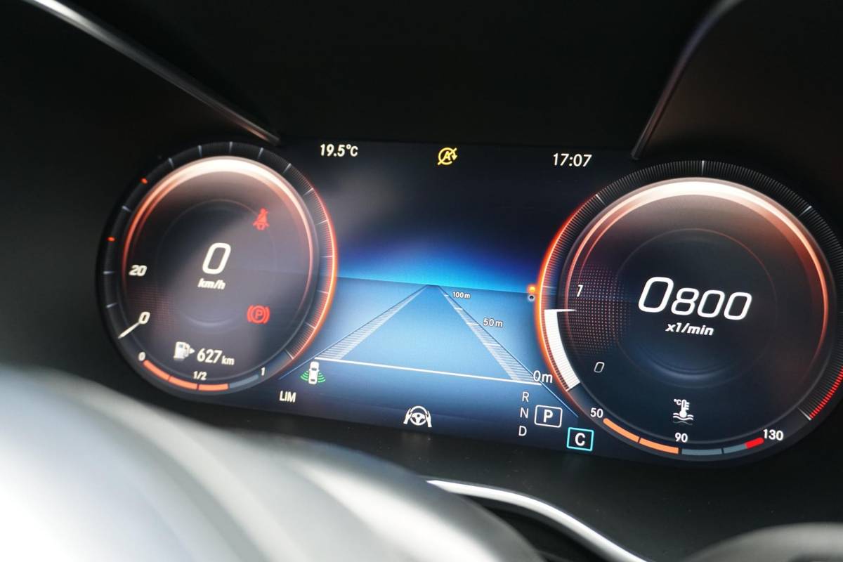 Mercedes-Benz C-Klasse Mercedes-Benz C-klasse Estate 300 d 4MATIC Premium Plus Pack AMG + 360° CAMERA / STOELVENTILATIE / PANO / BURMESTER / HUD
