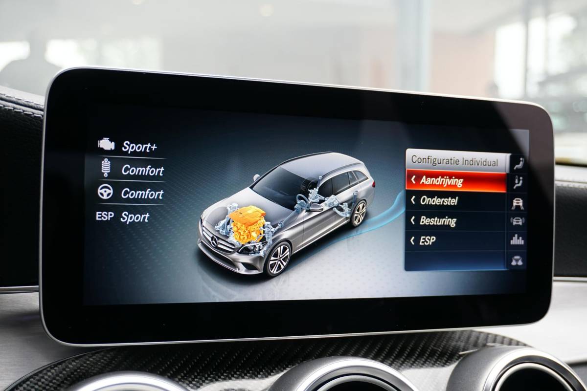 Mercedes-Benz C-Klasse Mercedes-Benz C-klasse Estate 300 d 4MATIC Premium Plus Pack AMG + 360° CAMERA / STOELVENTILATIE / PANO / BURMESTER / HUD