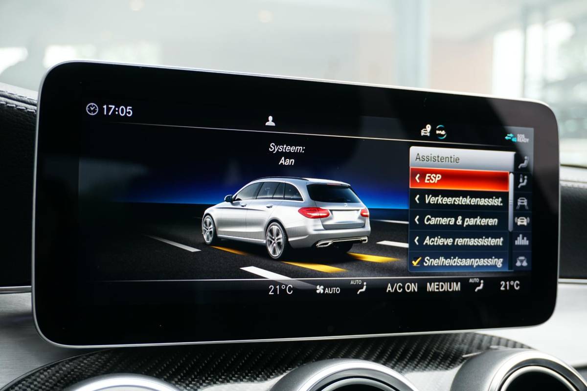 Mercedes-Benz C-Klasse Mercedes-Benz C-klasse Estate 300 d 4MATIC Premium Plus Pack AMG + 360° CAMERA / STOELVENTILATIE / PANO / BURMESTER / HUD