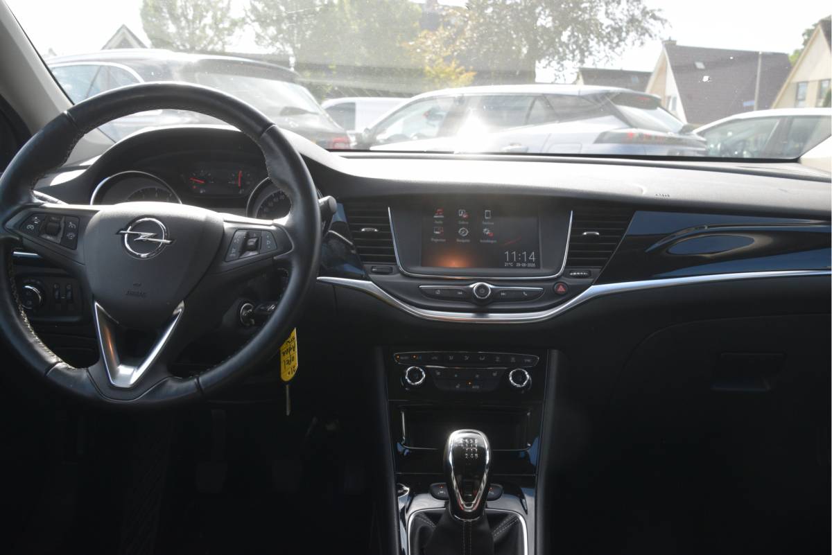 Opel Astra Opel Astra Sports Tourer 1.2 Launch Elegance Carplay | Camera/PDC | Stoelverwarming | LMV | LED | DAB