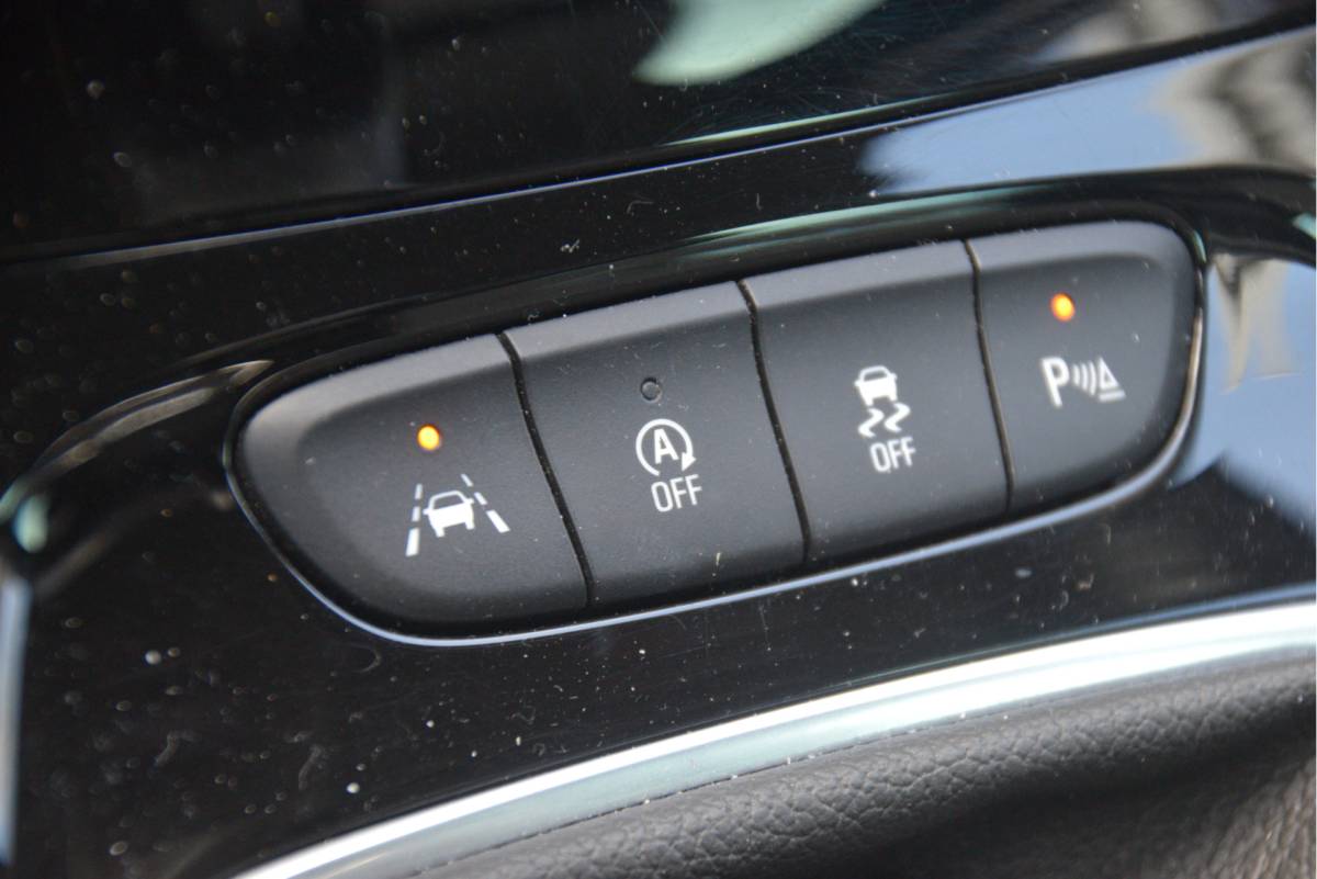 Opel Astra Opel Astra Sports Tourer 1.2 Launch Elegance Carplay | Camera/PDC | Stoelverwarming | LMV | LED | DAB