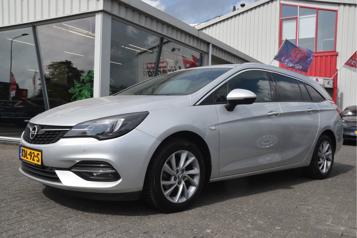 Opel Astra Opel Astra Sports Tourer 1.2 Launch Elegance Carplay | Camera/PDC | Stoelverwarming | LMV | LED | DAB