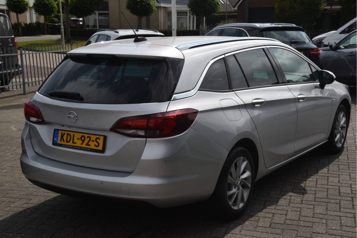 Opel Astra Opel Astra Sports Tourer 1.2 Launch Elegance Carplay | Camera/PDC | Stoelverwarming | LMV | LED | DAB