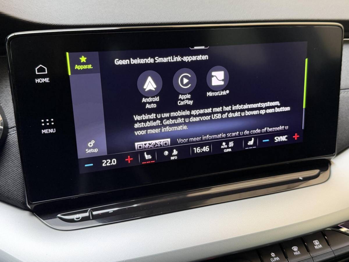 Škoda Octavia Skoda Octavia Combi 1.0 e-TSI Business Edition Plus Automaat | Achteruitrijcamera | Apple CarPlay/Android Auto | Adaptieve cruise control | Climate control | LED verlichting | Signaalkleur | Parkeersensoren voor en achter