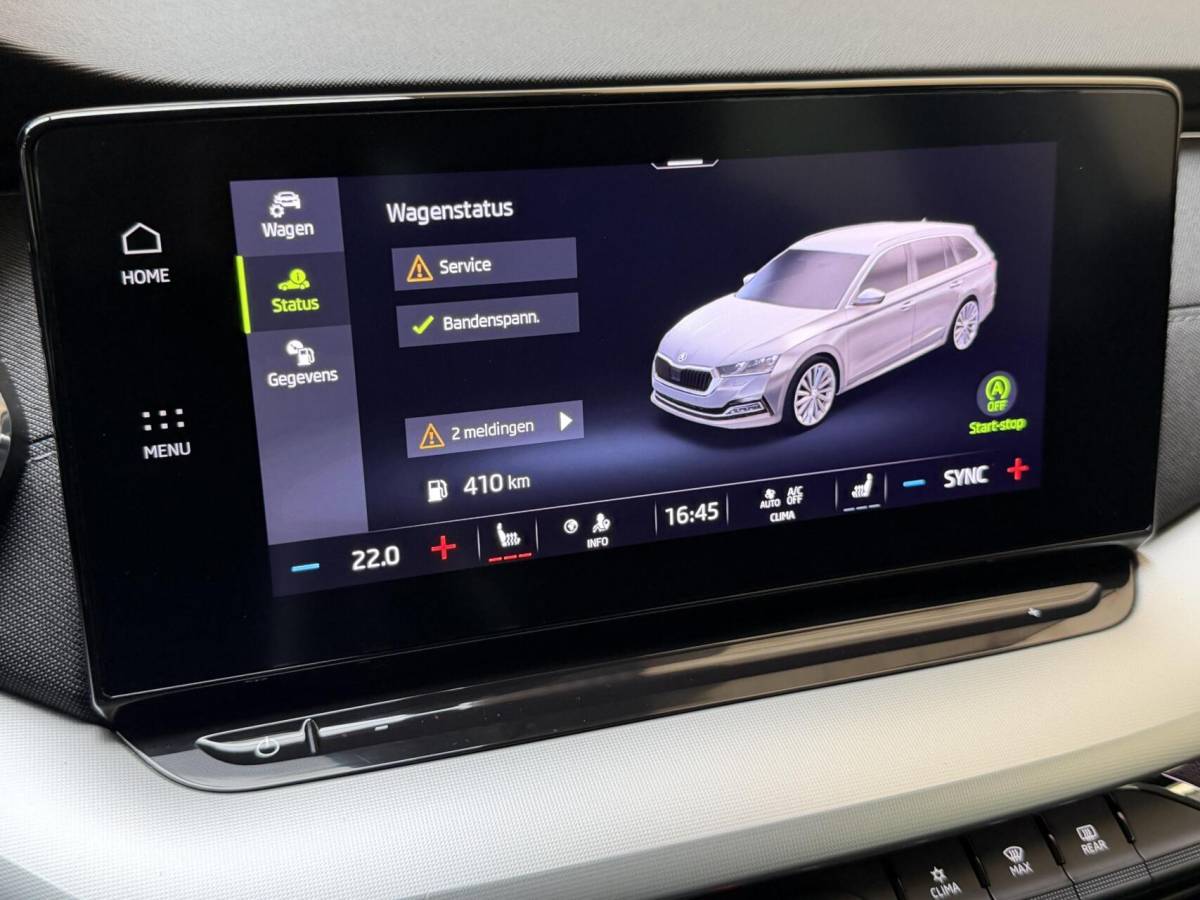 Škoda Octavia Skoda Octavia Combi 1.0 e-TSI Business Edition Plus Automaat | Achteruitrijcamera | Apple CarPlay/Android Auto | Adaptieve cruise control | Climate control | LED verlichting | Signaalkleur | Parkeersensoren voor en achter