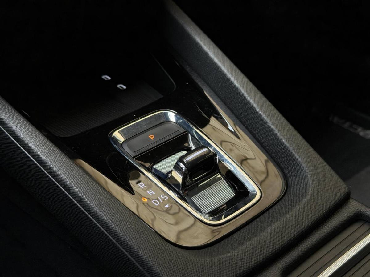 Škoda Octavia Skoda Octavia Combi 1.0 e-TSI Business Edition Plus Automaat | Achteruitrijcamera | Apple CarPlay/Android Auto | Adaptieve cruise control | Climate control | LED verlichting | Signaalkleur | Parkeersensoren voor en achter