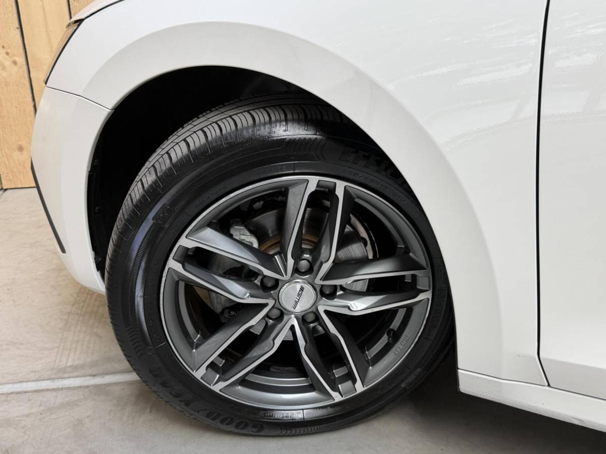 Škoda Octavia Skoda Octavia Combi 1.0 e-TSI Business Edition Plus Automaat | Achteruitrijcamera | Apple CarPlay/Android Auto | Adaptieve cruise control | Climate control | LED verlichting | Signaalkleur | Parkeersensoren voor en achter