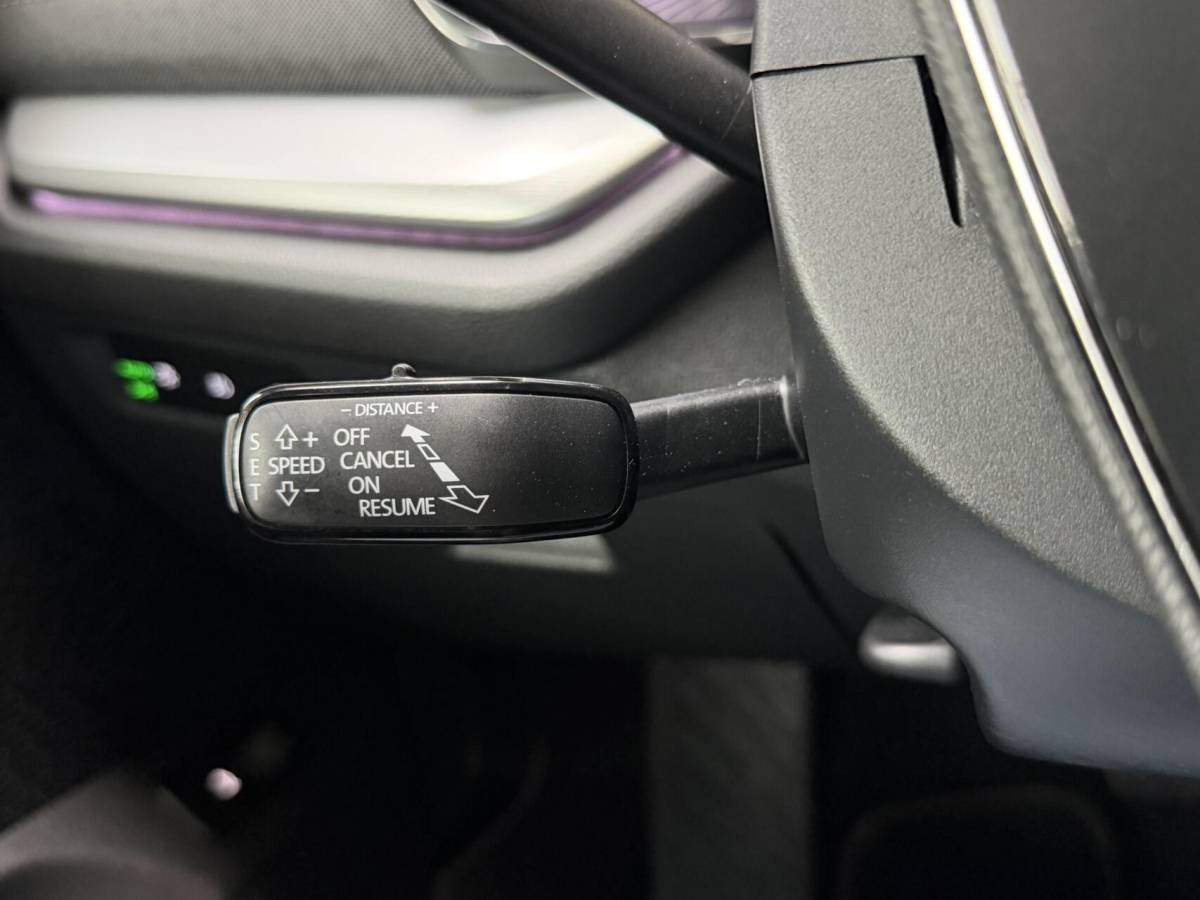 Škoda Octavia Skoda Octavia Combi 1.0 e-TSI Business Edition Plus Automaat | Achteruitrijcamera | Apple CarPlay/Android Auto | Adaptieve cruise control | Climate control | LED verlichting | Signaalkleur | Parkeersensoren voor en achter