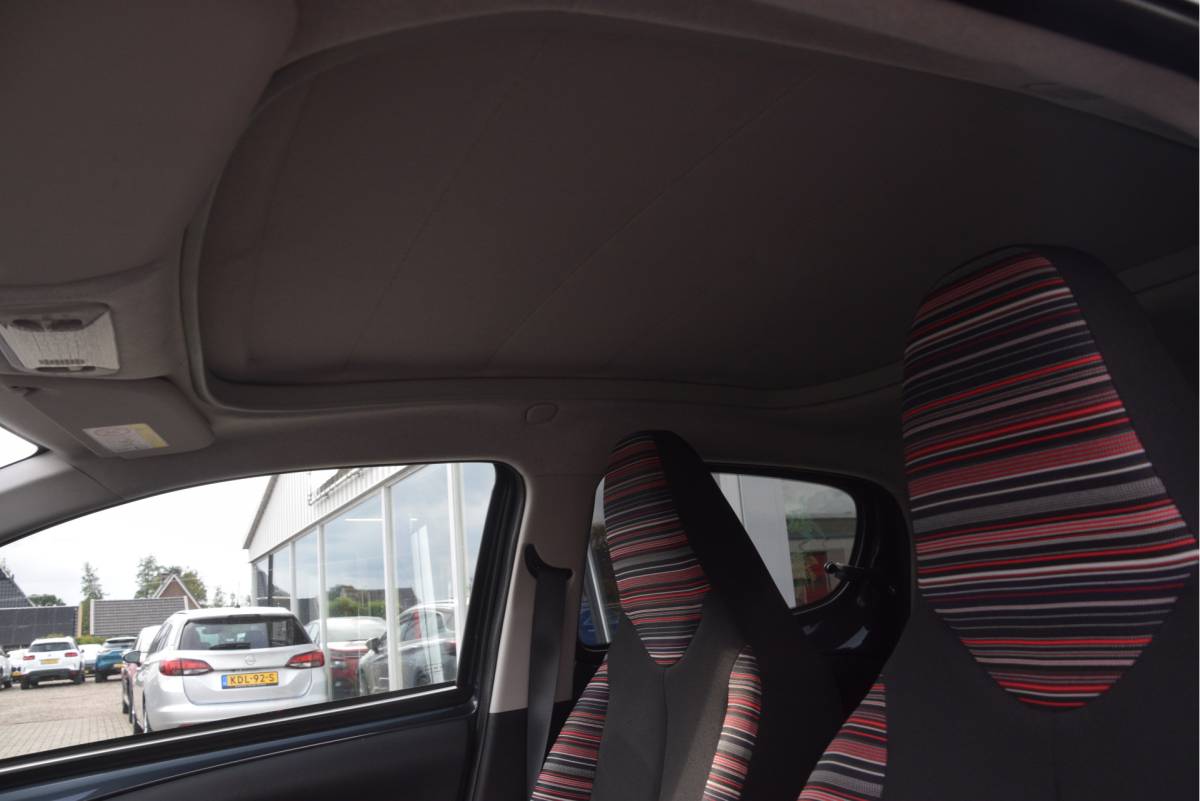 Citroën C1 Citroën C1 1.2 PureTech Airscape Shine Camera | Bluetooth | Groot scherm | Stoelverwarming | Cruise | Opendak