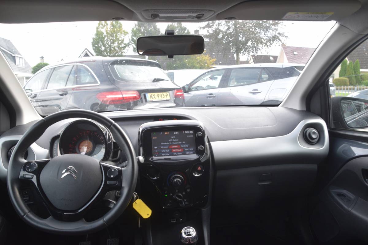 Citroën C1 Citroën C1 1.2 PureTech Airscape Shine Camera | Bluetooth | Groot scherm | Stoelverwarming | Cruise | Opendak