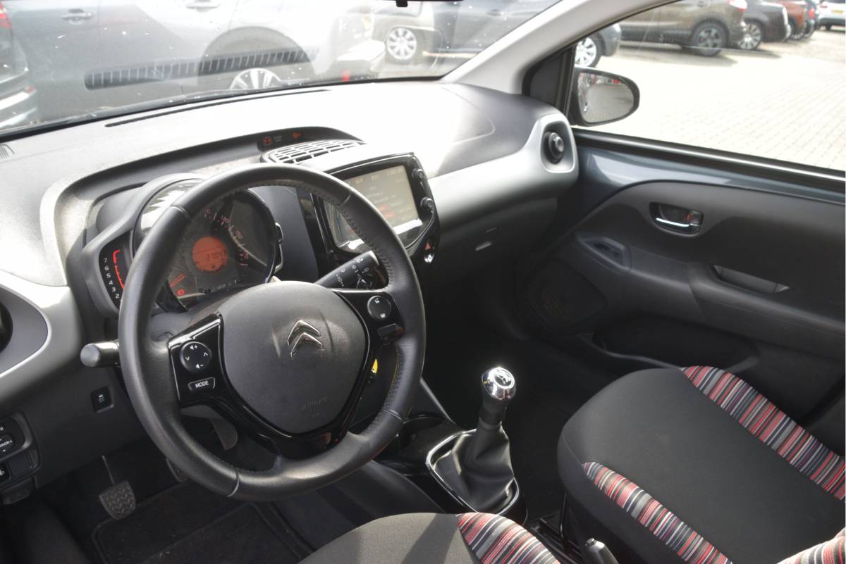Citroën C1 Citroën C1 1.2 PureTech Airscape Shine Camera | Bluetooth | Groot scherm | Stoelverwarming | Cruise | Opendak
