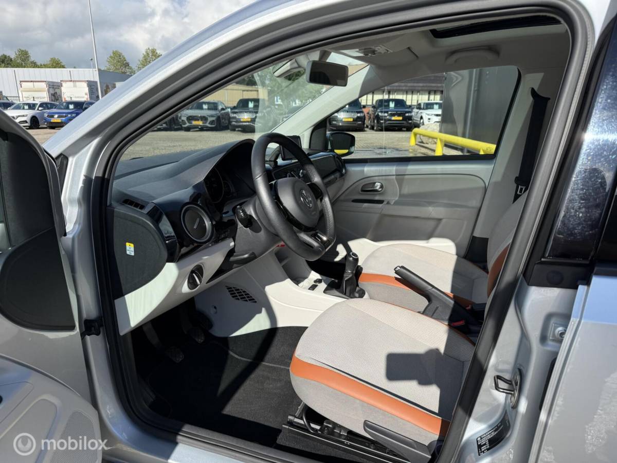 Volkswagen up! Volkswagen Up! 1.0 high up! PANORAMADAK |CRUISE | PDC