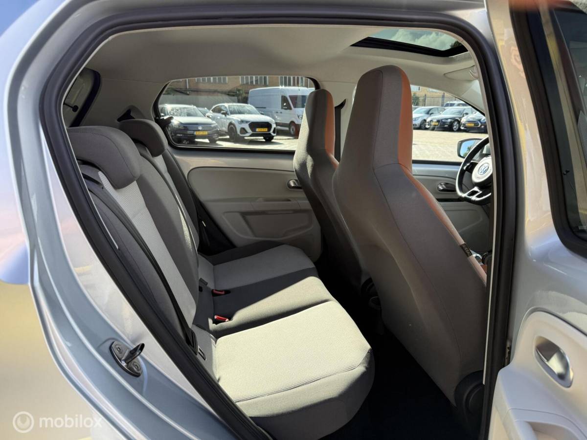 Volkswagen up! Volkswagen Up! 1.0 high up! PANORAMADAK |CRUISE | PDC