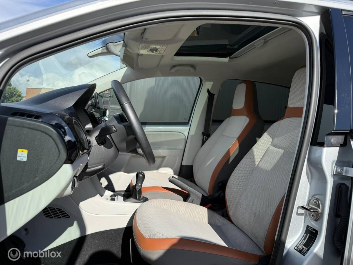 Volkswagen up! Volkswagen Up! 1.0 high up! PANORAMADAK |CRUISE | PDC