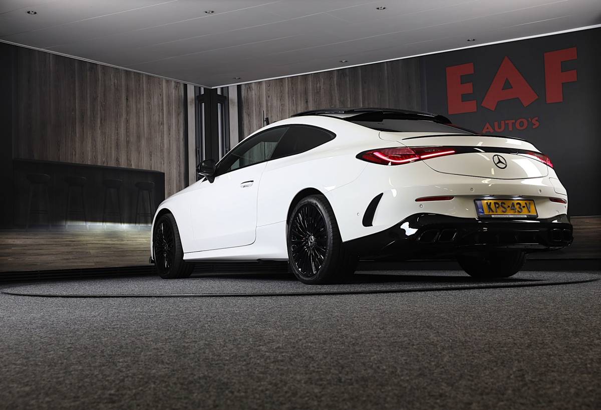 Mercedes-Benz CLE Mercedes-Benz CLE Coupé 300 e AMG 53 Look / Massage / Burmester / Head Up / 360 Camera / Acc / Elek Stoelen / Open Pano / 19 Inch