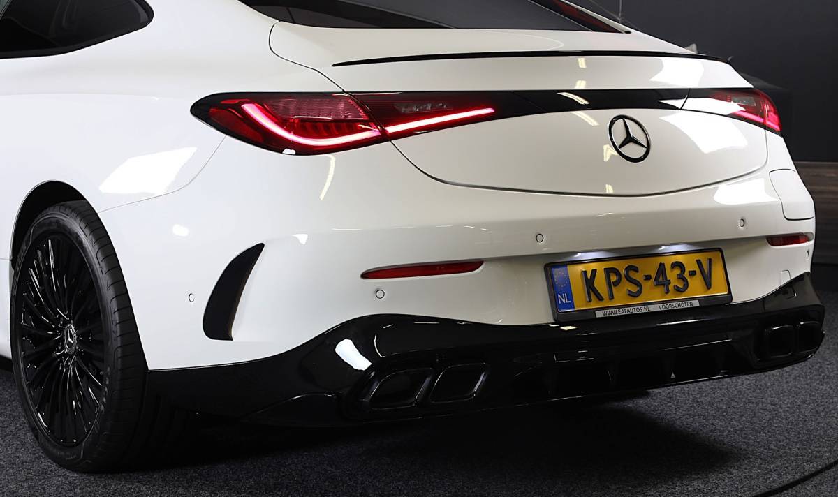 Mercedes-Benz CLE Mercedes-Benz CLE Coupé 300 e AMG 53 Look / Massage / Burmester / Head Up / 360 Camera / Acc / Elek Stoelen / Open Pano / 19 Inch