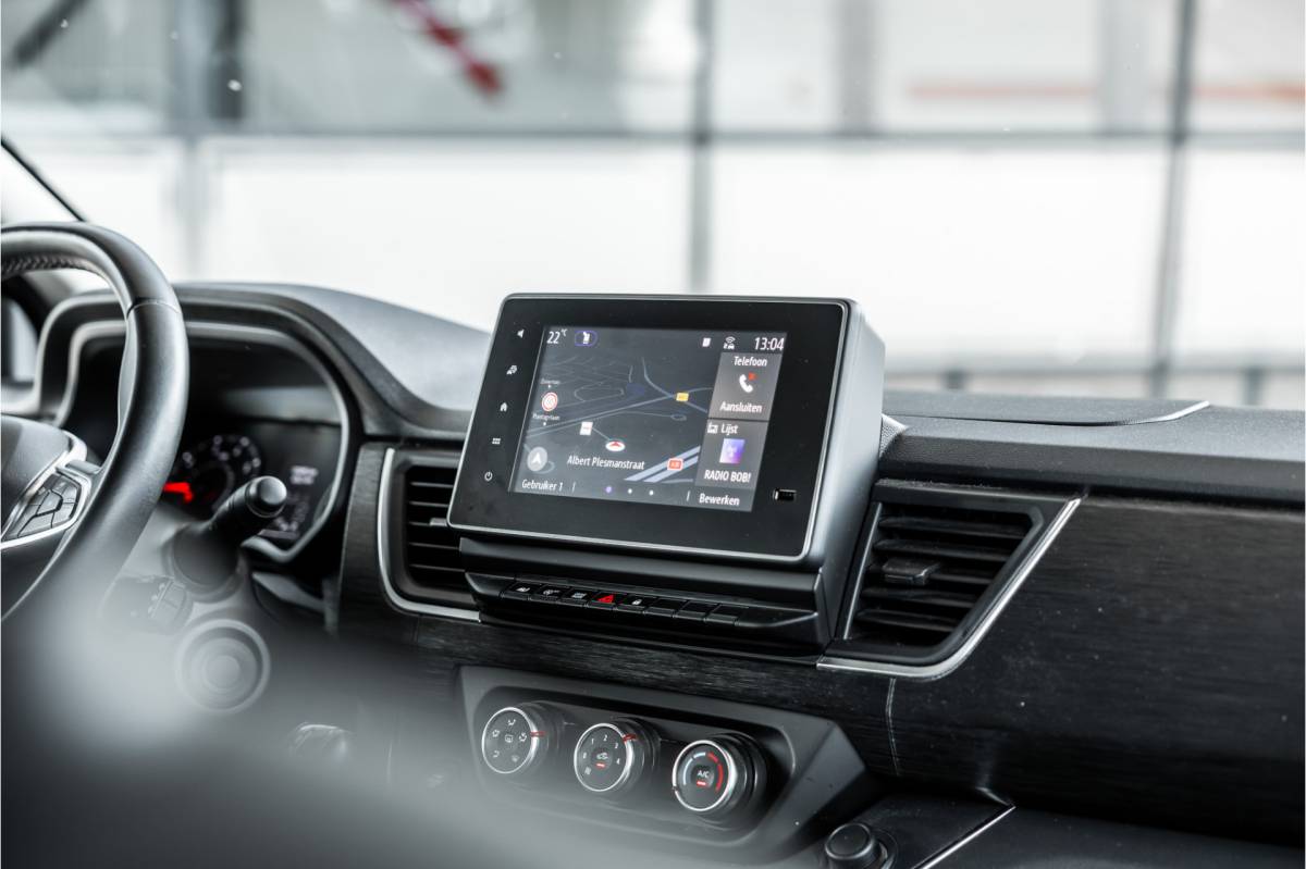 Renault Trafic Renault Trafic 2.0 dCi 150 PK DC | Dubbel cabine | 6-Zitter | L+R Schuifdeur | Camera | Trekhaak | CarPlay | Navigatie | Nieuwe APK