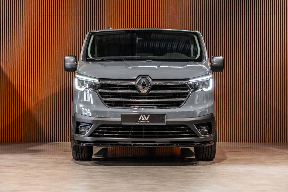 Renault Trafic Renault Trafic 2.0 dCi 150 PK DC | Dubbel cabine | 6-Zitter | L+R Schuifdeur | Camera | Trekhaak | CarPlay | Navigatie | Nieuwe APK