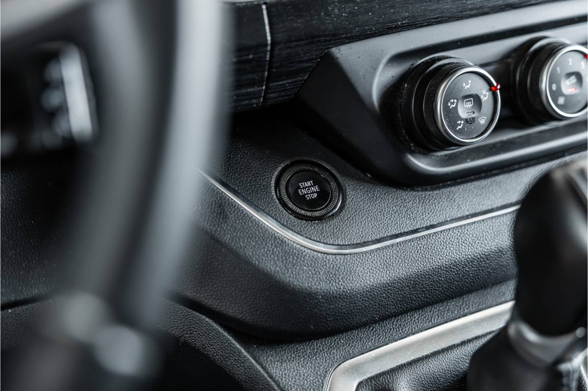Renault Trafic Renault Trafic 2.0 dCi 150 PK DC | Dubbel cabine | 6-Zitter | L+R Schuifdeur | Camera | Trekhaak | CarPlay | Navigatie | Nieuwe APK