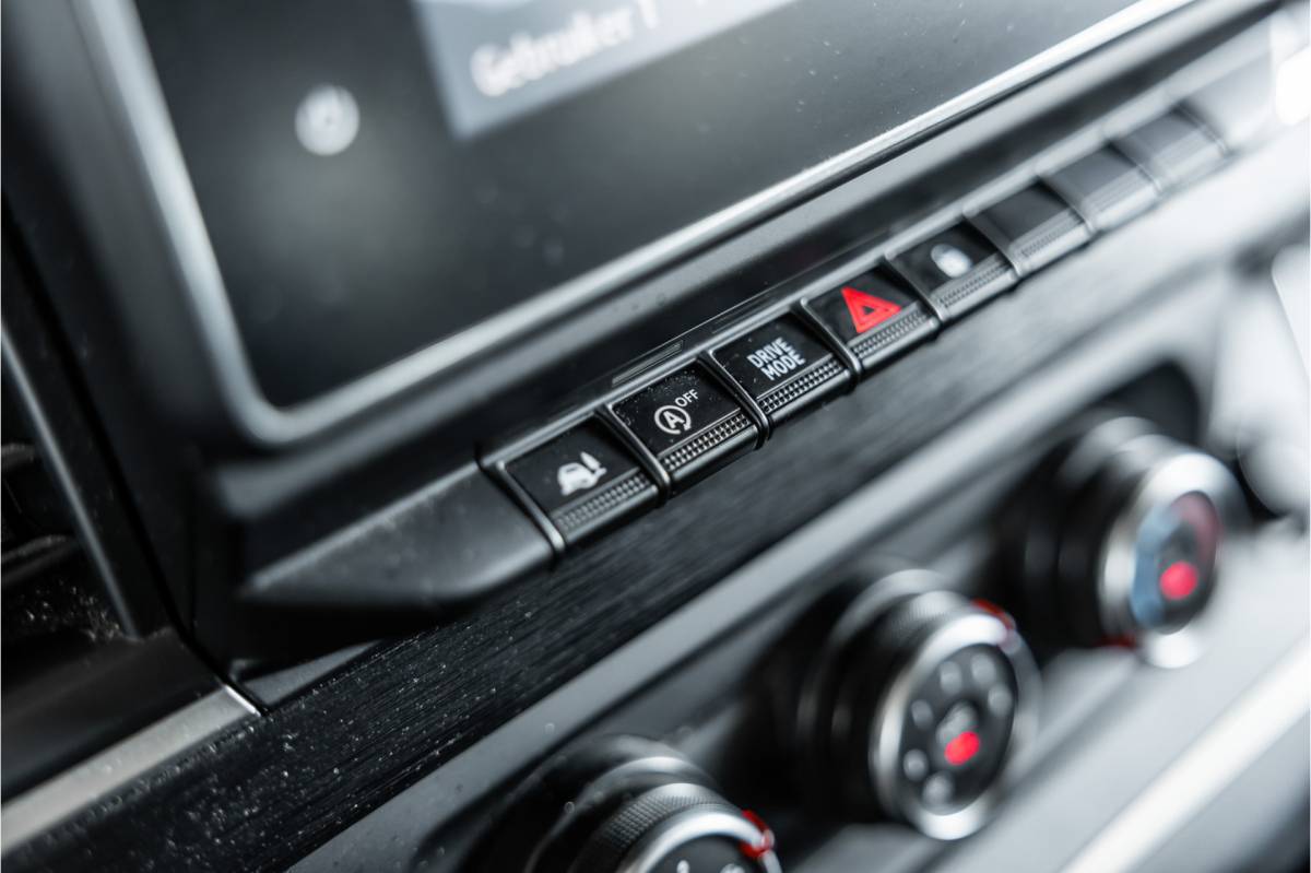 Renault Trafic Renault Trafic 2.0 dCi 150 PK DC | Dubbel cabine | 6-Zitter | L+R Schuifdeur | Camera | Trekhaak | CarPlay | Navigatie | Nieuwe APK