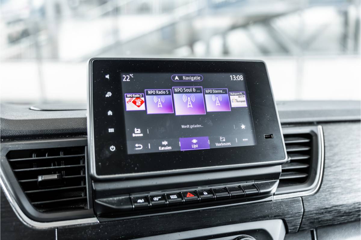 Renault Trafic Renault Trafic 2.0 dCi 150 PK DC | Dubbel cabine | 6-Zitter | L+R Schuifdeur | Camera | Trekhaak | CarPlay | Navigatie | Nieuwe APK