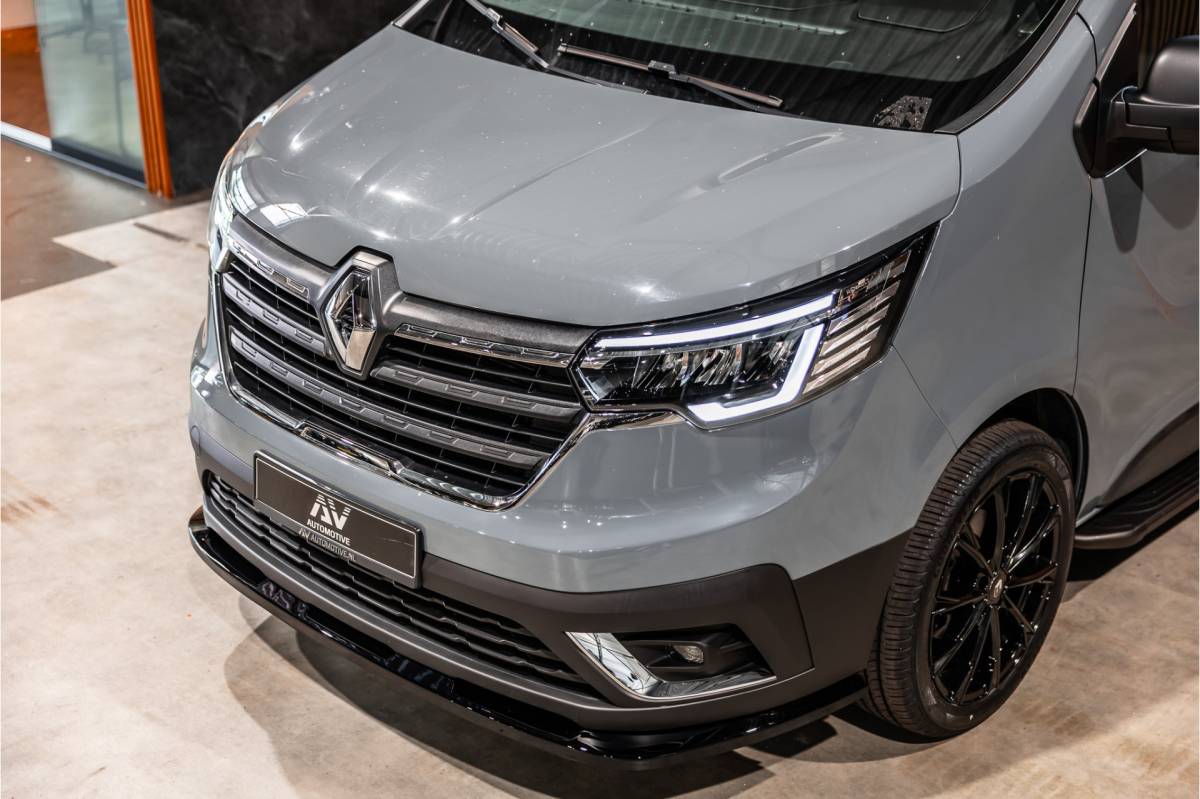 Renault Trafic Renault Trafic 2.0 dCi 150 PK DC | Dubbel cabine | 6-Zitter | L+R Schuifdeur | Camera | Trekhaak | CarPlay | Navigatie | Nieuwe APK