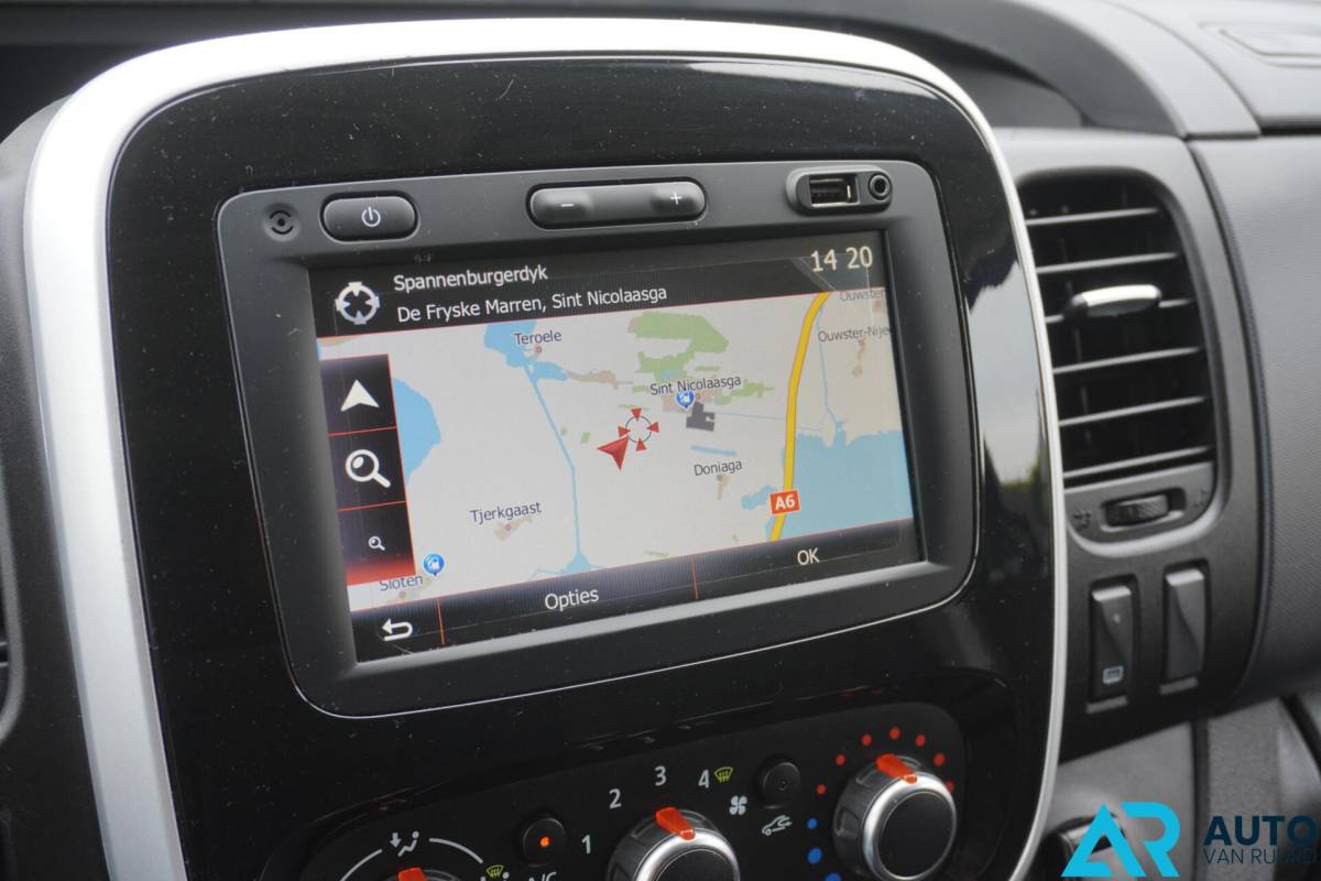 Renault Trafic Renault Trafic 2.0 dCi 145PK * Automaat * Trekhaak * LED