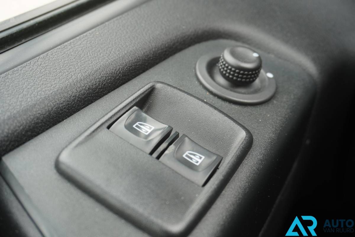 Renault Trafic Renault Trafic 2.0 dCi 145PK * Automaat * Trekhaak * LED