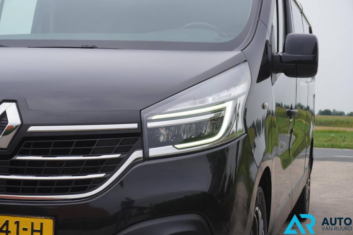 Renault Trafic Renault Trafic 2.0 dCi 145PK * Automaat * Trekhaak * LED