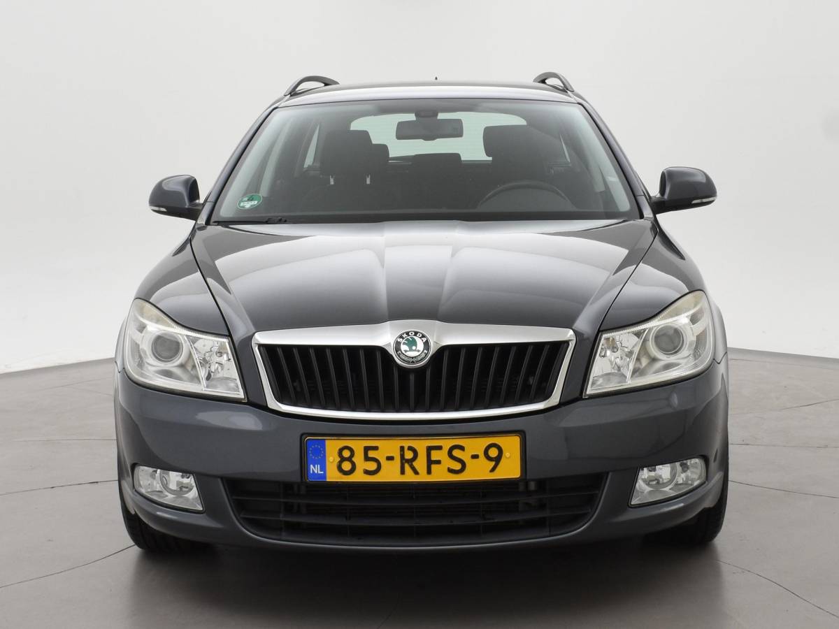 Škoda Octavia Skoda Octavia Combi 1.2 TSI AMBITION + TREKHAAK | NAVIGATIE | CLIMATE | CRUISE CONTROL