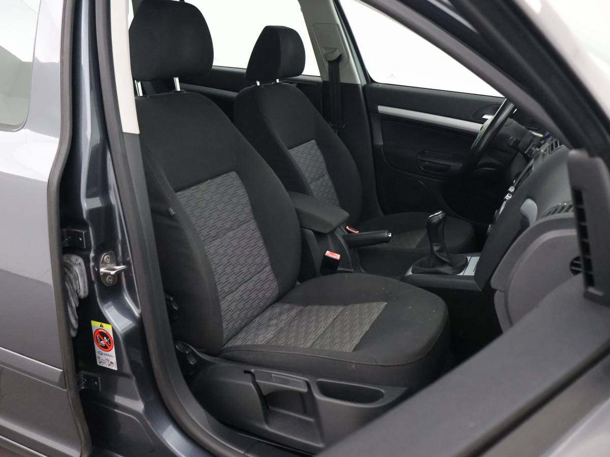 Škoda Octavia Skoda Octavia Combi 1.2 TSI AMBITION + TREKHAAK | NAVIGATIE | CLIMATE | CRUISE CONTROL