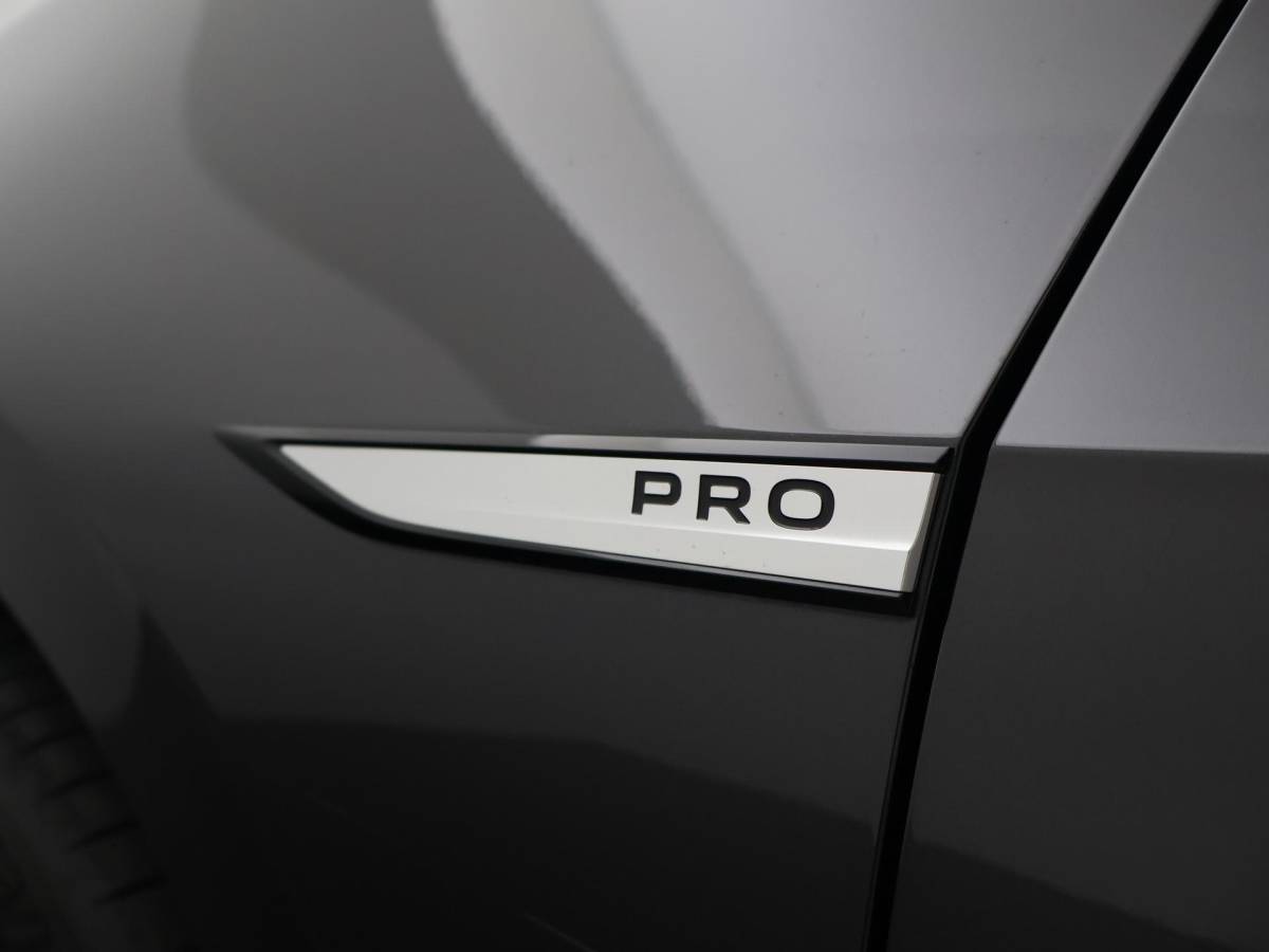 Volkswagen ID.3 Volkswagen ID.3 PRO 58 KWH + SFEERVERLICHTING | ADAPTIVE CRUISE | 18 INCH | CAMERA | STOEL/STUURVERW. | CARPLAY