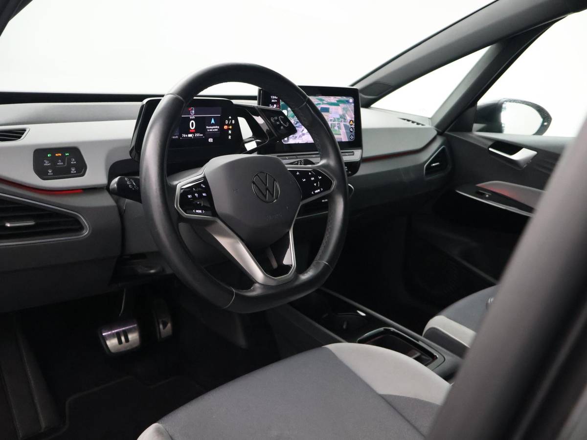 Volkswagen ID.3 Volkswagen ID.3 PRO 58 KWH + SFEERVERLICHTING | ADAPTIVE CRUISE | 18 INCH | CAMERA | STOEL/STUURVERW. | CARPLAY
