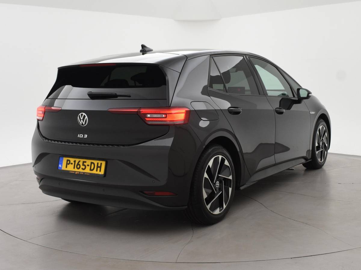 Volkswagen ID.3 Volkswagen ID.3 PRO 58 KWH + SFEERVERLICHTING | ADAPTIVE CRUISE | 18 INCH | CAMERA | STOEL/STUURVERW. | CARPLAY