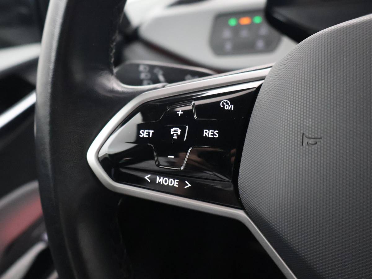 Volkswagen ID.3 Volkswagen ID.3 PRO 58 KWH + SFEERVERLICHTING | ADAPTIVE CRUISE | 18 INCH | CAMERA | STOEL/STUURVERW. | CARPLAY