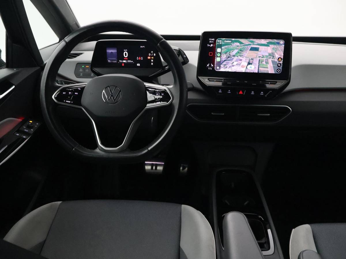 Volkswagen ID.3 Volkswagen ID.3 PRO 58 KWH + SFEERVERLICHTING | ADAPTIVE CRUISE | 18 INCH | CAMERA | STOEL/STUURVERW. | CARPLAY