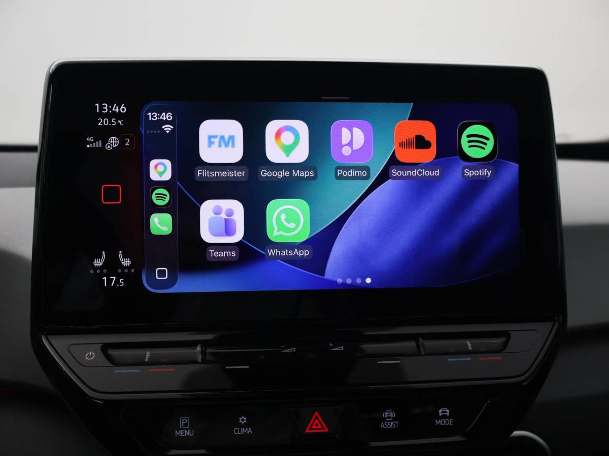 Volkswagen ID.3 Volkswagen ID.3 PRO 58 KWH + SFEERVERLICHTING | ADAPTIVE CRUISE | 18 INCH | CAMERA | STOEL/STUURVERW. | CARPLAY