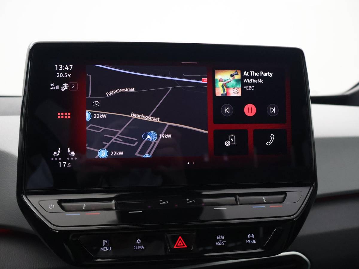 Volkswagen ID.3 Volkswagen ID.3 PRO 58 KWH + SFEERVERLICHTING | ADAPTIVE CRUISE | 18 INCH | CAMERA | STOEL/STUURVERW. | CARPLAY