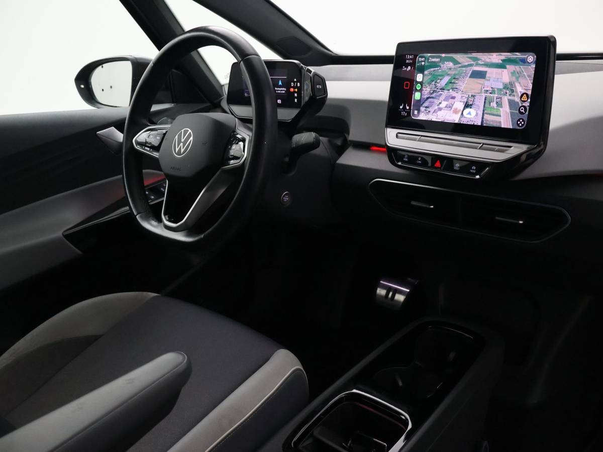 Volkswagen ID.3 Volkswagen ID.3 PRO 58 KWH + SFEERVERLICHTING | ADAPTIVE CRUISE | 18 INCH | CAMERA | STOEL/STUURVERW. | CARPLAY
