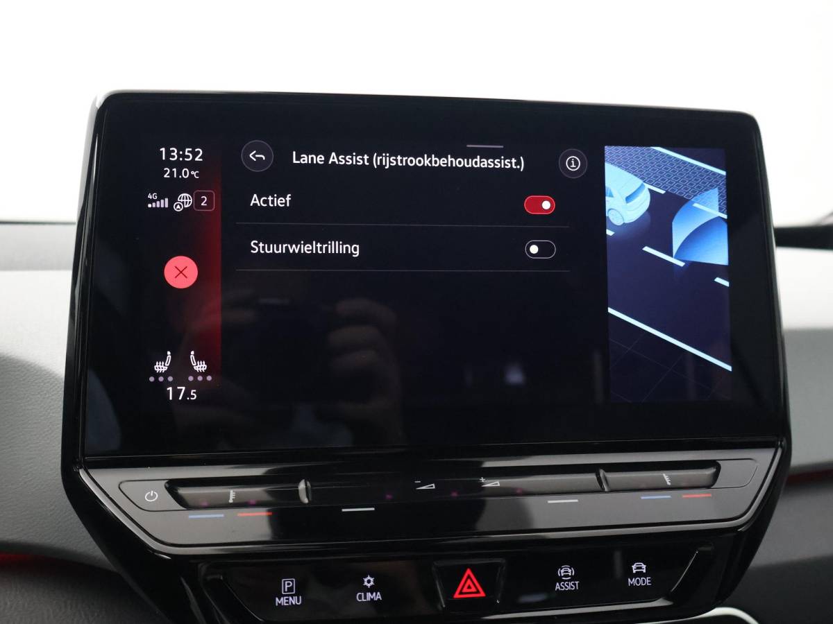 Volkswagen ID.3 Volkswagen ID.3 PRO 58 KWH + SFEERVERLICHTING | ADAPTIVE CRUISE | 18 INCH | CAMERA | STOEL/STUURVERW. | CARPLAY