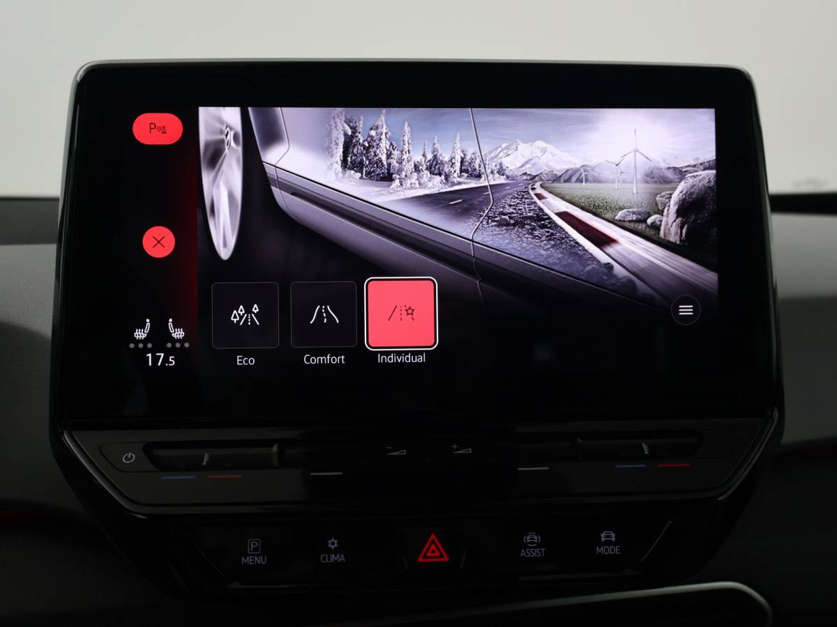 Volkswagen ID.3 Volkswagen ID.3 PRO 58 KWH + SFEERVERLICHTING | ADAPTIVE CRUISE | 18 INCH | CAMERA | STOEL/STUURVERW. | CARPLAY