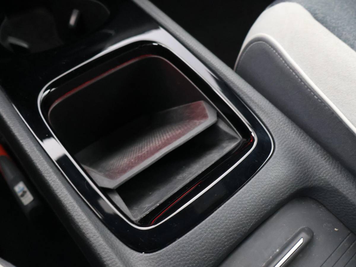 Volkswagen ID.3 Volkswagen ID.3 PRO 58 KWH + SFEERVERLICHTING | ADAPTIVE CRUISE | 18 INCH | CAMERA | STOEL/STUURVERW. | CARPLAY