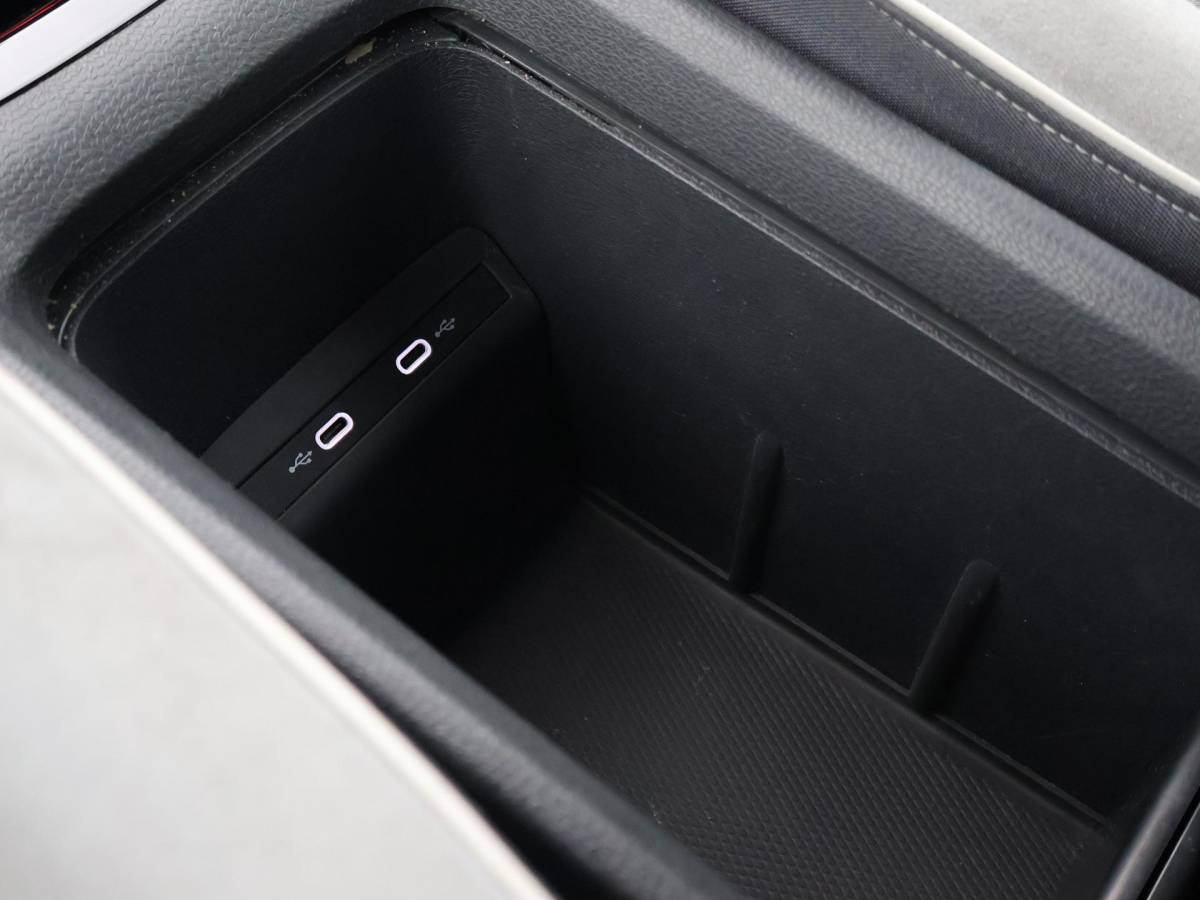 Volkswagen ID.3 Volkswagen ID.3 PRO 58 KWH + SFEERVERLICHTING | ADAPTIVE CRUISE | 18 INCH | CAMERA | STOEL/STUURVERW. | CARPLAY