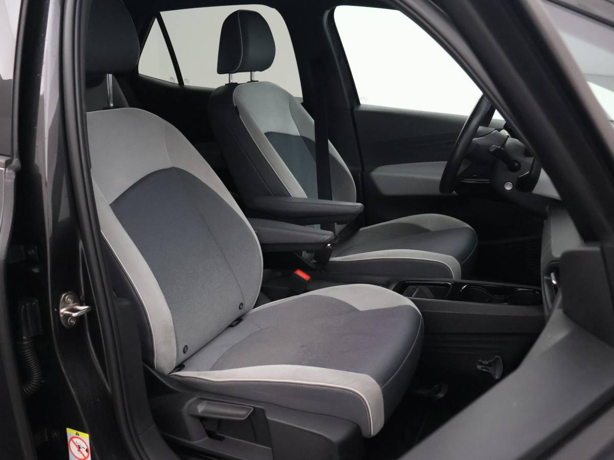 Volkswagen ID.3 Volkswagen ID.3 PRO 58 KWH + SFEERVERLICHTING | ADAPTIVE CRUISE | 18 INCH | CAMERA | STOEL/STUURVERW. | CARPLAY