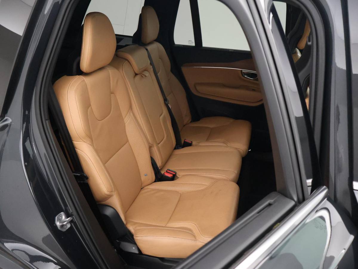 Volvo XC90 Volvo XC90 2.0 D5 224 PK AWD AUT. INSCRIPTION *81.553 KM!* + WEGKL. TREKHAAK | PANORAMA | STOELVENTILATIE | HEAD-UP