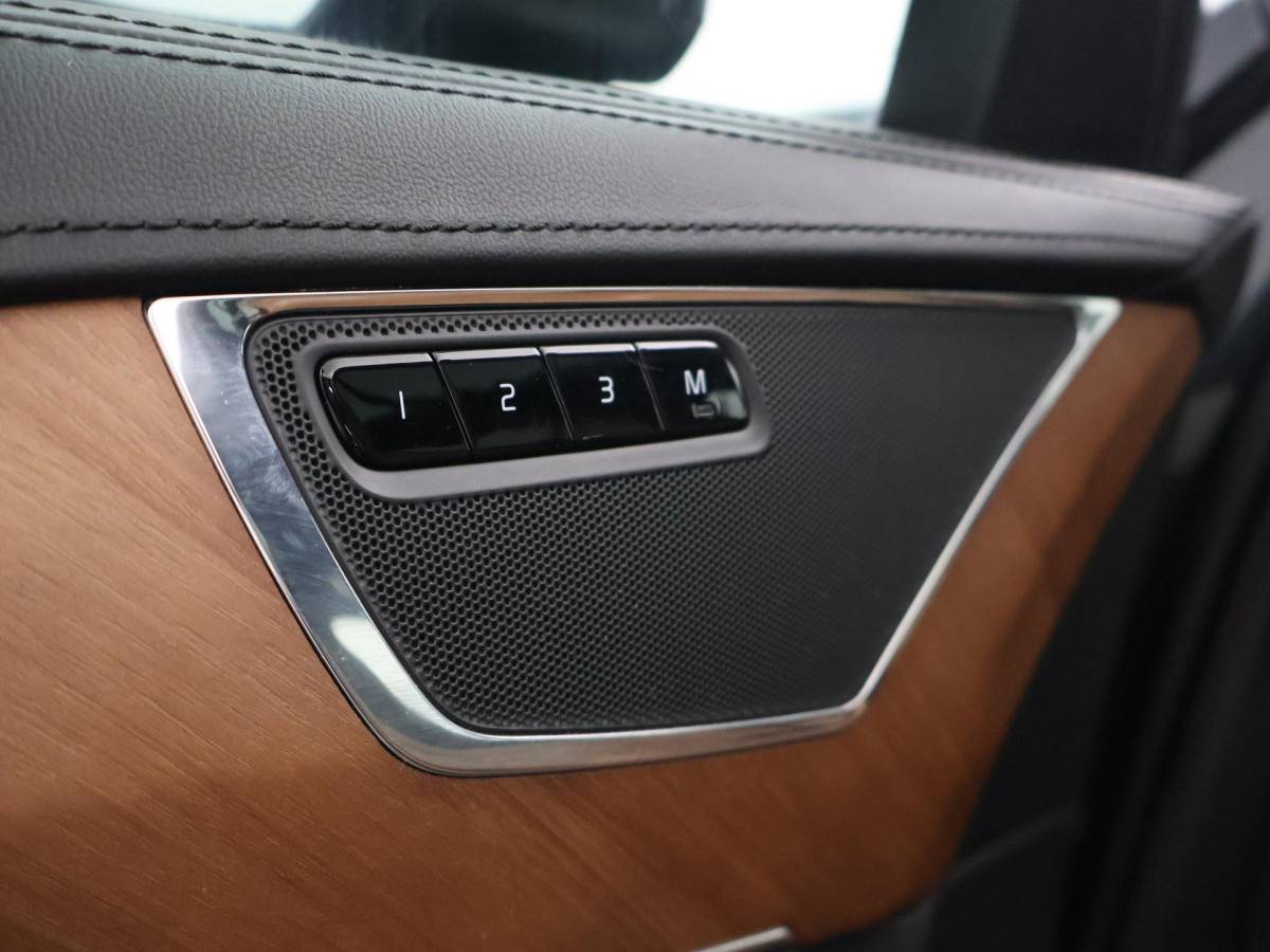 Volvo XC90 Volvo XC90 2.0 D5 224 PK AWD AUT. INSCRIPTION *81.553 KM!* + WEGKL. TREKHAAK | PANORAMA | STOELVENTILATIE | HEAD-UP