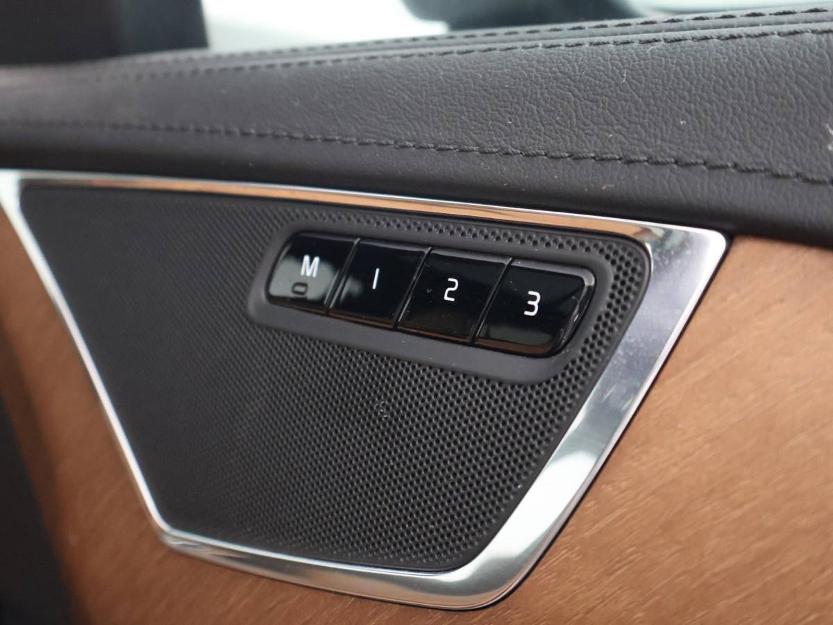 Volvo XC90 Volvo XC90 2.0 D5 224 PK AWD AUT. INSCRIPTION *81.553 KM!* + WEGKL. TREKHAAK | PANORAMA | STOELVENTILATIE | HEAD-UP