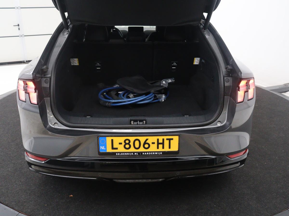 Ford Mustang Mach-E Ford Mustang Mach-E Extended First Edition AWD 98 kWh | SOH 92,4% | Leder | Panoramadak | Memory | Dodehoek detectie | Adaptive cruise | Stuur/stoelverwarming | 360 camera | Park assist | Elektrische achterklep