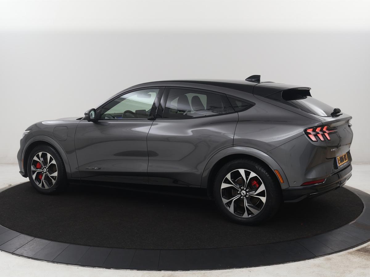 Ford Mustang Mach-E Ford Mustang Mach-E Extended First Edition AWD 98 kWh | SOH 92,4% | Leder | Panoramadak | Memory | Dodehoek detectie | Adaptive cruise | Stuur/stoelverwarming | 360 camera | Park assist | Elektrische achterklep